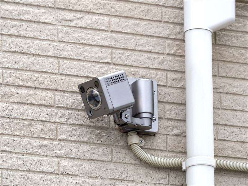 ご自宅周りの安全に防犯カメラ設置