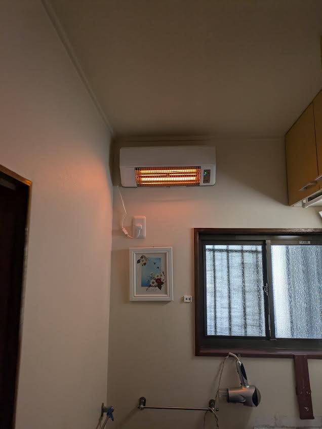 【たった3時間で完了】壁掛け脱衣場暖房器の設置工事レポート！ヒートショック対策の切り札